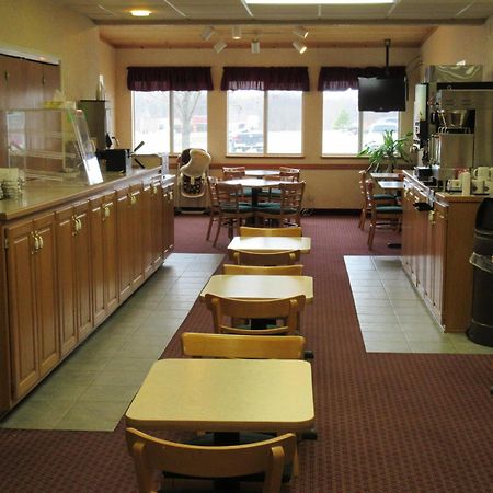 Parkfield Inn - Clinton المظهر الخارجي الصورة