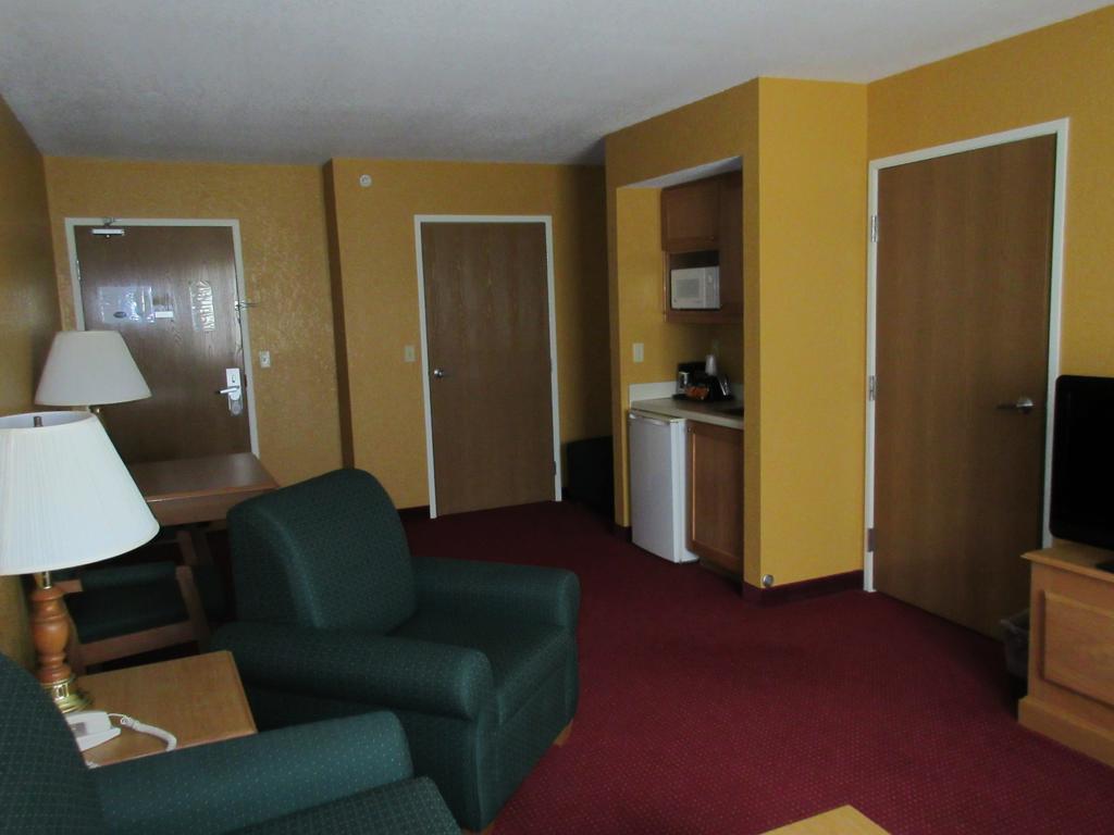 Parkfield Inn - Clinton الغرفة الصورة