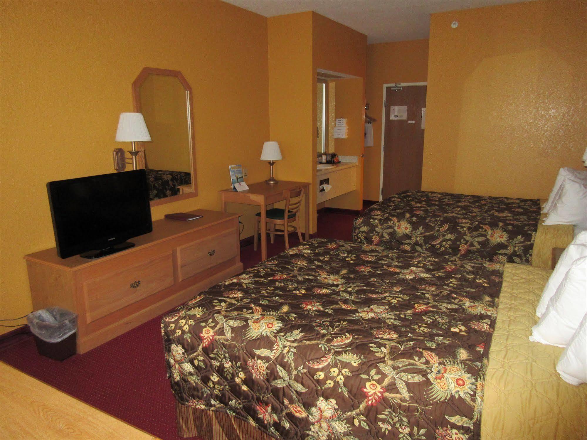 Parkfield Inn - Clinton المظهر الخارجي الصورة