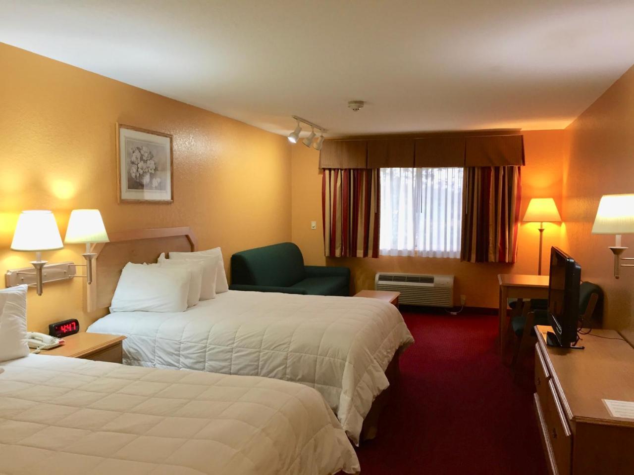 Parkfield Inn - Clinton المظهر الخارجي الصورة