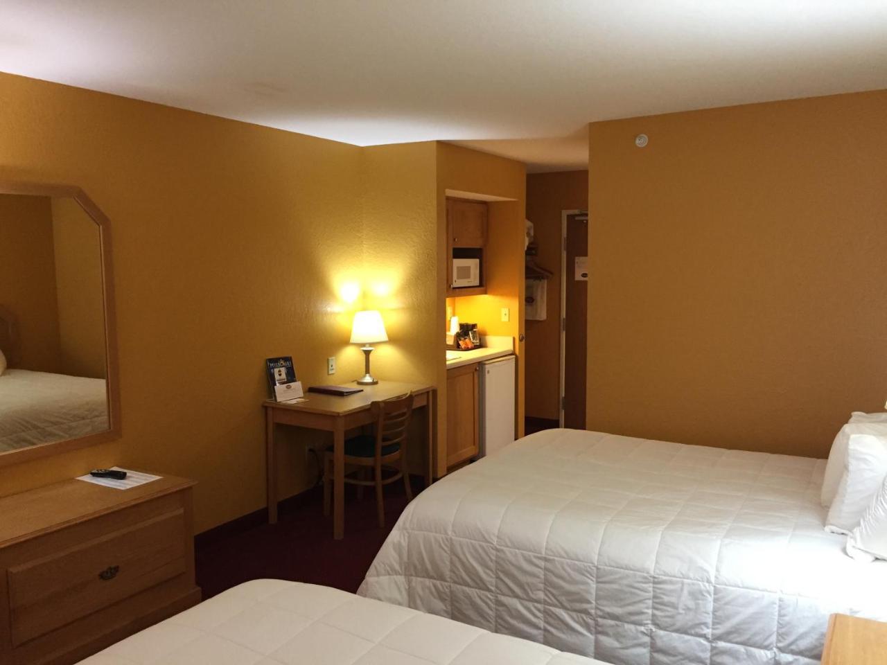 Parkfield Inn - Clinton المظهر الخارجي الصورة