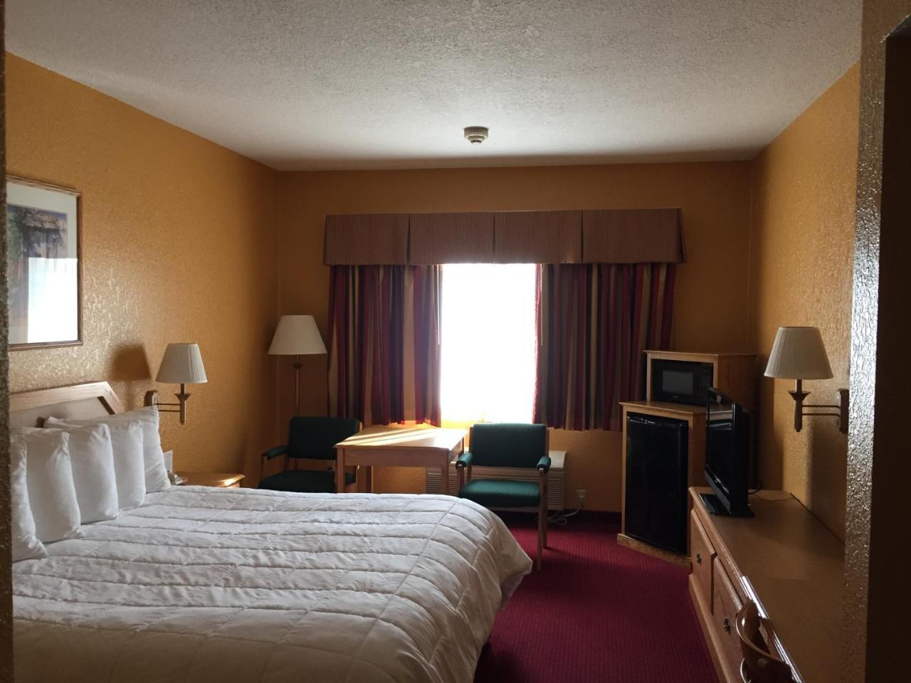 Parkfield Inn - Clinton المظهر الخارجي الصورة